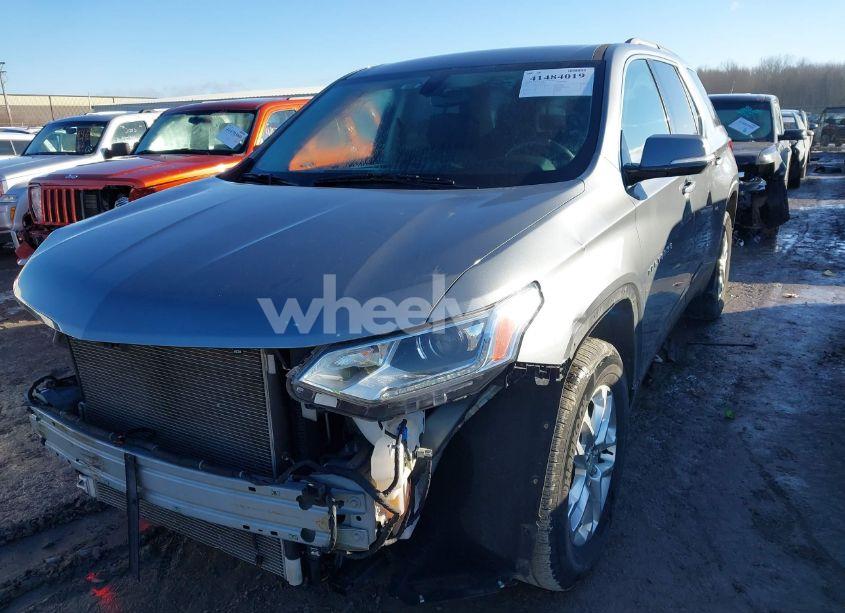 Photo 2 of 2019 Chevrolet Traverse 1LT (VIN 1GNERGKW4KJ271525)