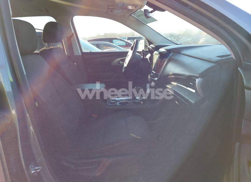 Photo 5 of 2019 Chevrolet Traverse 1LT (VIN 1GNERGKW4KJ271525)