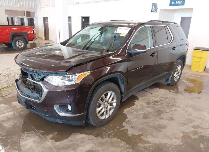 Photo 2 of 2021 Chevrolet Traverse FWD LT CLOTH (VIN 1GNERGKW4MJ201381)