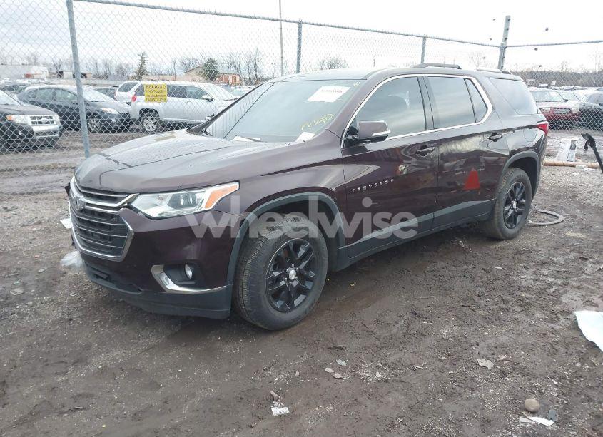 Photo 2 of 2018 Chevrolet Traverse 1LT (VIN 1GNERGKW5JJ104993)