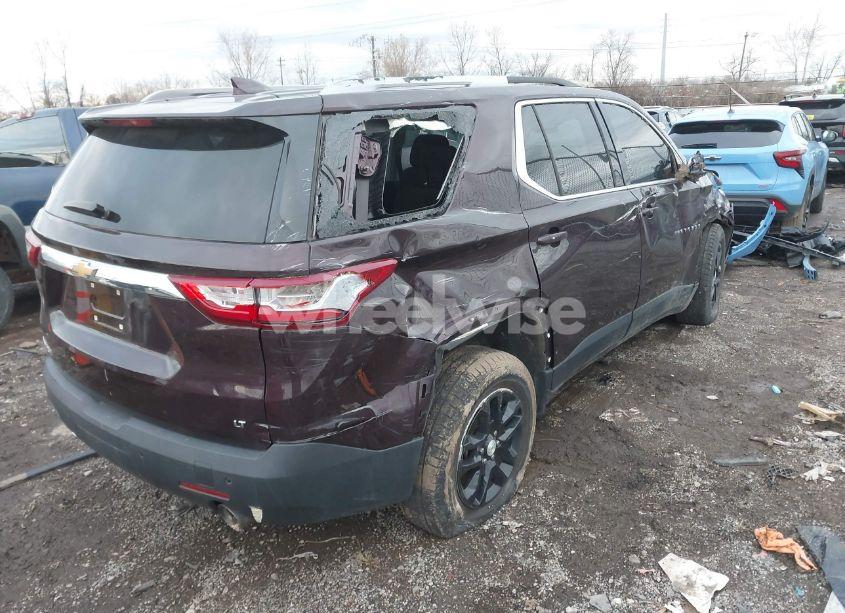 Photo 4 of 2018 Chevrolet Traverse 1LT (VIN 1GNERGKW5JJ104993)
