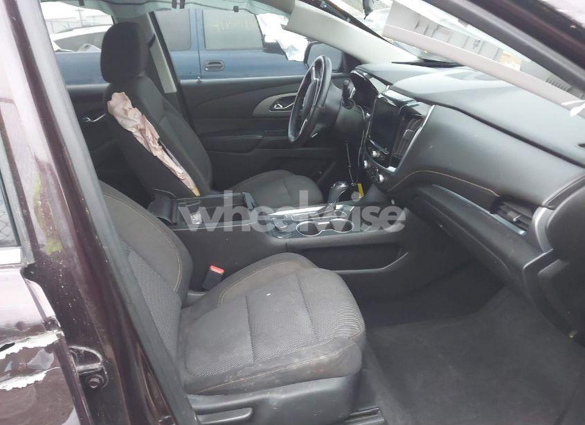 Photo 5 of 2018 Chevrolet Traverse 1LT (VIN 1GNERGKW5JJ104993)