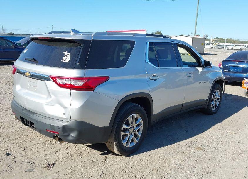 Photo 4 of 2018 Chevrolet Traverse 1LT (VIN 1GNERGKW5JJ158052)