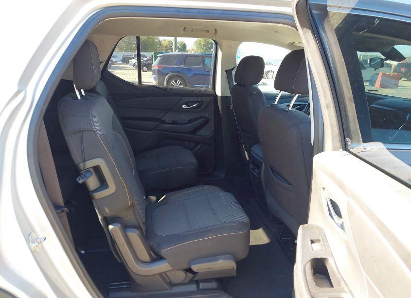 Photo 8 of 2018 Chevrolet Traverse 1LT (VIN 1GNERGKW5JJ158052)