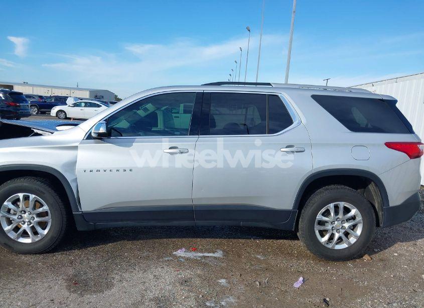 Photo 14 of 2018 Chevrolet Traverse 1LT (VIN 1GNERGKW5JJ206410)