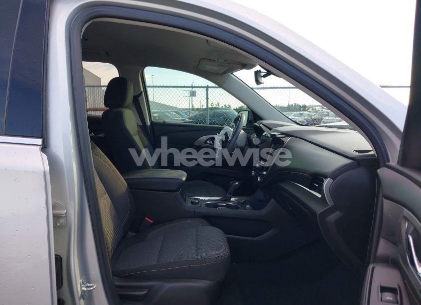 Photo 5 of 2018 Chevrolet Traverse 1LT (VIN 1GNERGKW5JJ206410)