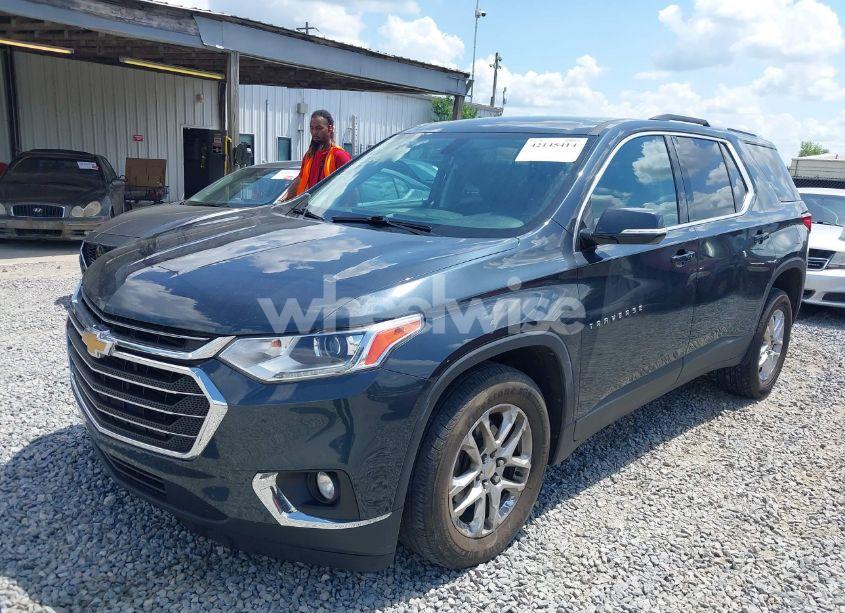 Photo 2 of 2018 Chevrolet Traverse 1LT (VIN 1GNERGKW5JJ231811)
