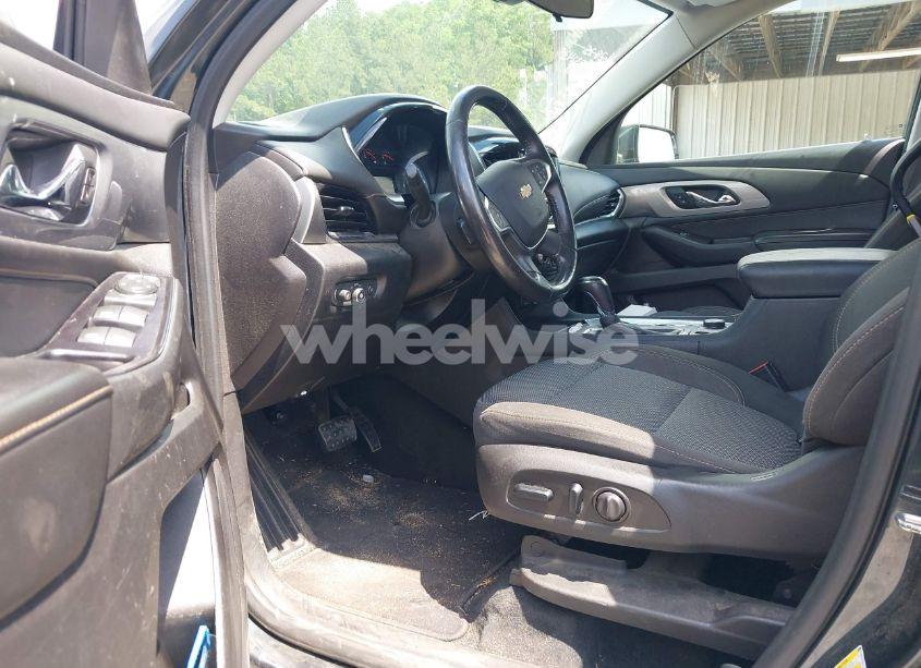 Photo 5 of 2018 Chevrolet Traverse 1LT (VIN 1GNERGKW5JJ231811)