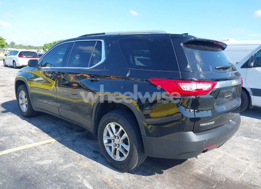 Photo 3 of 2018 Chevrolet Traverse 1LT (VIN 1GNERGKW5JJ257731)