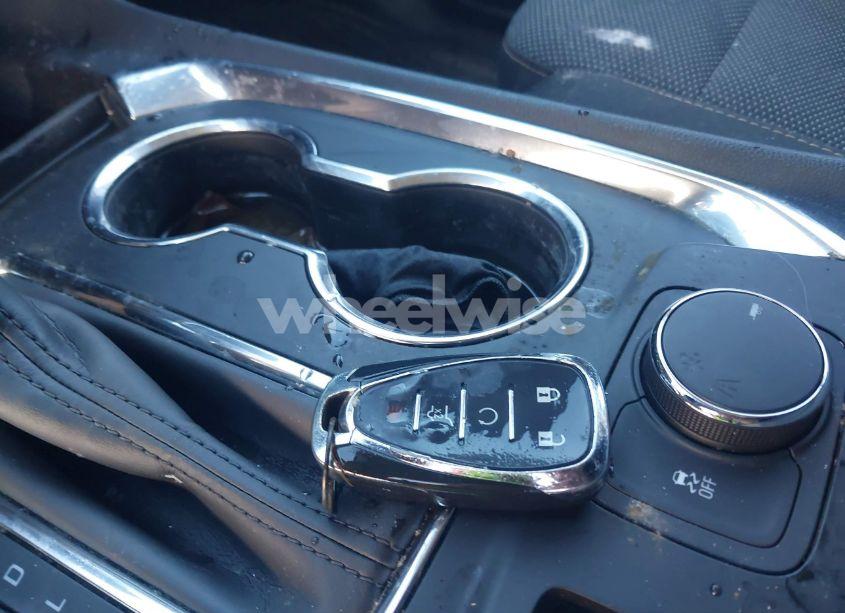 Photo 11 of 2018 Chevrolet Traverse 1LT (VIN 1GNERGKW5JJ259544)