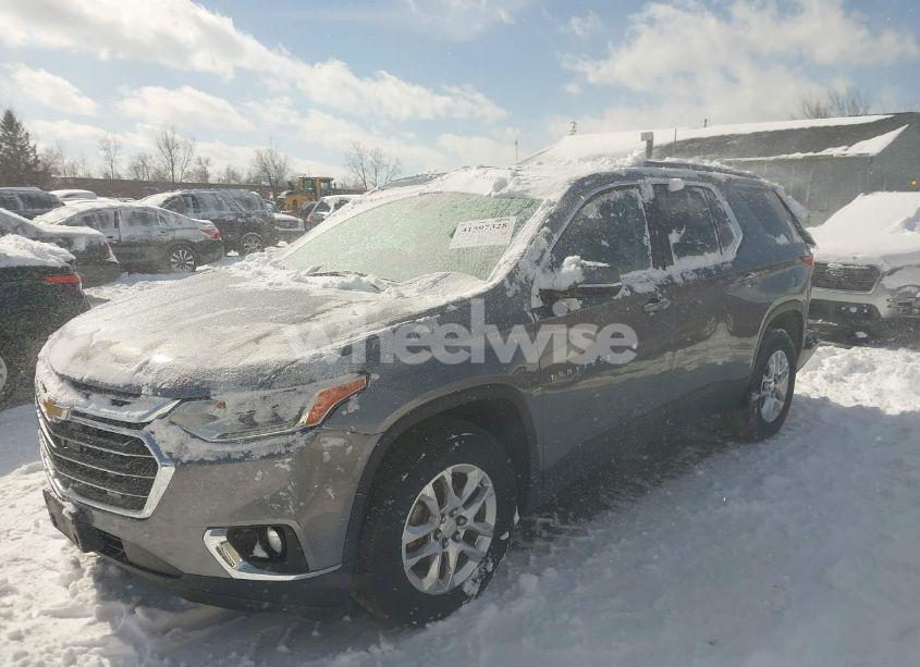 Photo 2 of 2019 Chevrolet Traverse 1LT (VIN 1GNERGKW5KJ100685)