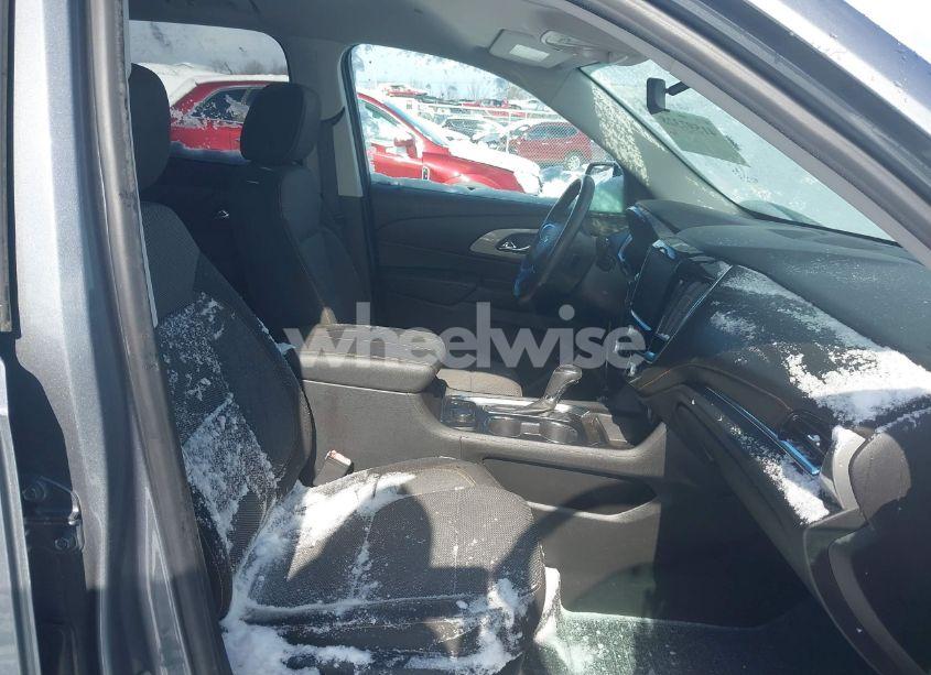 Photo 5 of 2019 Chevrolet Traverse 1LT (VIN 1GNERGKW5KJ100685)