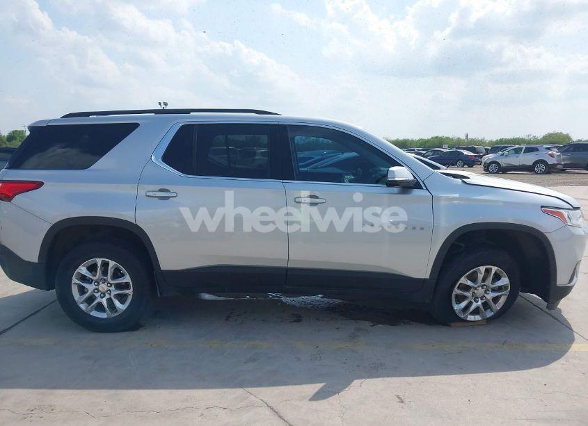 Photo 13 of 2020 Chevrolet Traverse FWD LT CLOTH (VIN 1GNERGKW5LJ242035)