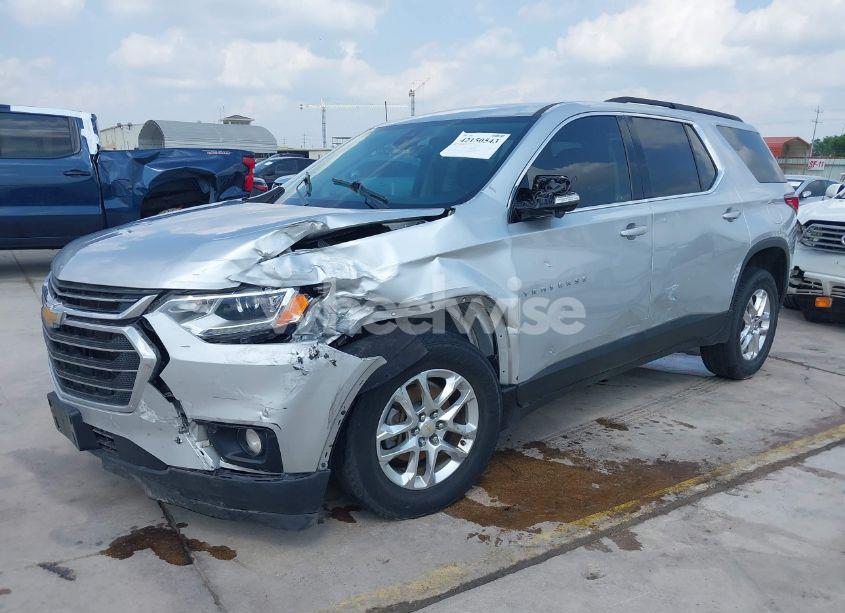 Photo 2 of 2020 Chevrolet Traverse FWD LT CLOTH (VIN 1GNERGKW5LJ242035)