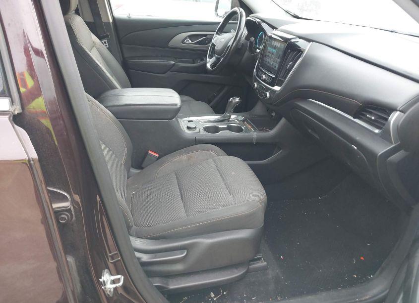 Photo 5 of 2018 Chevrolet Traverse 1LT (VIN 1GNERGKW6JJ107918)