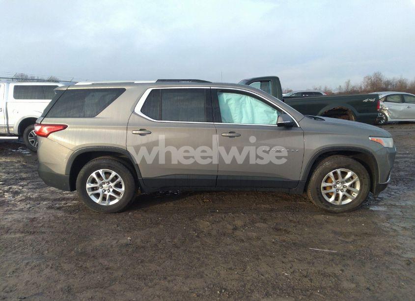 Photo 13 of 2018 Chevrolet Traverse 1LT (VIN 1GNERGKW6JJ245488)