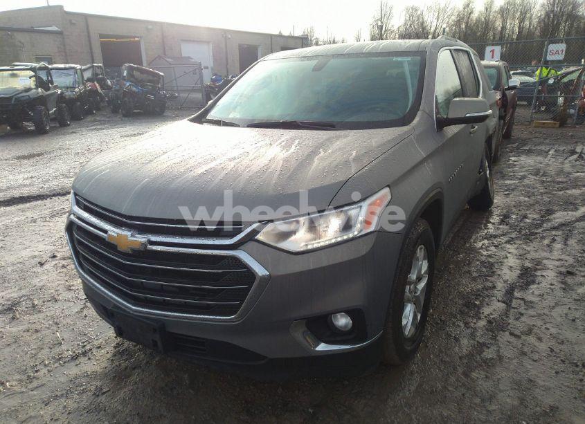 Photo 2 of 2018 Chevrolet Traverse 1LT (VIN 1GNERGKW6JJ245488)