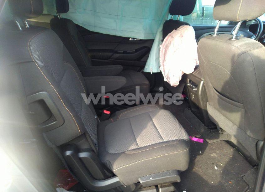 Photo 8 of 2018 Chevrolet Traverse 1LT (VIN 1GNERGKW6JJ245488)