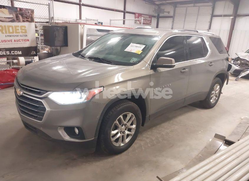 Photo 2 of 2018 Chevrolet Traverse 1LT (VIN 1GNERGKW6JJ270276)