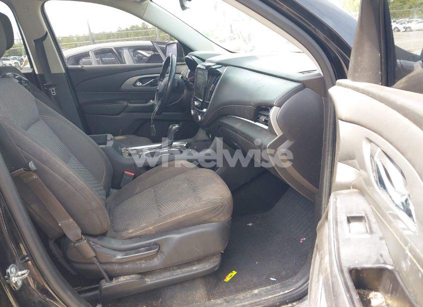 Photo 5 of 2018 Chevrolet Traverse 1LT (VIN 1GNERGKW6JJ281682)