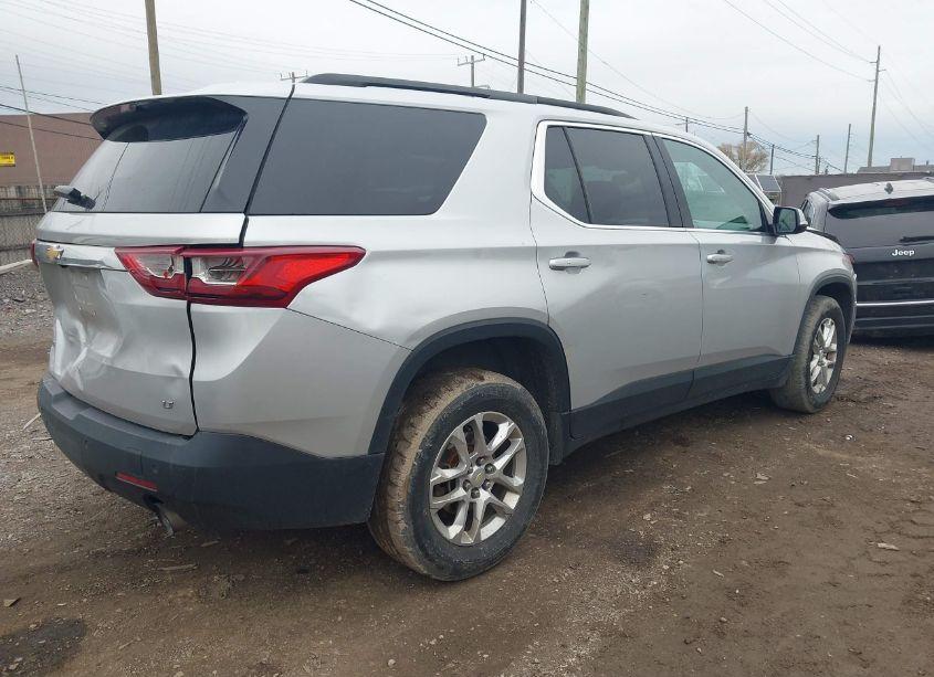 Photo 4 of 2019 Chevrolet Traverse 1LT (VIN 1GNERGKW6KJ181972)