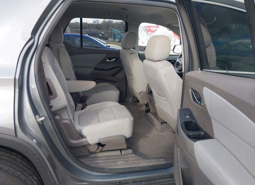 Photo 8 of 2019 Chevrolet Traverse 1LT (VIN 1GNERGKW6KJ190896)
