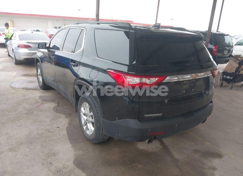 Photo 3 of 2019 Chevrolet Traverse 1LT (VIN 1GNERGKW6KJ246643)