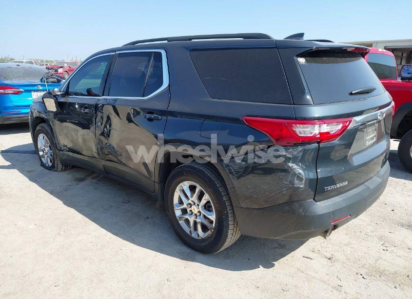 Photo 3 of 2019 Chevrolet Traverse 1LT (VIN 1GNERGKW6KJ305612)