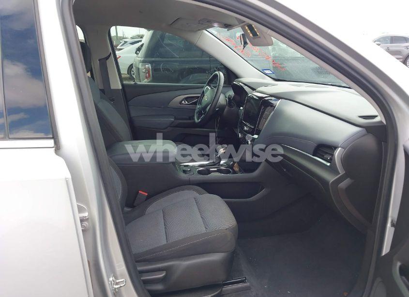 Photo 5 of 2021 Chevrolet Traverse FWD LT CLOTH (VIN 1GNERGKW6MJ206811)