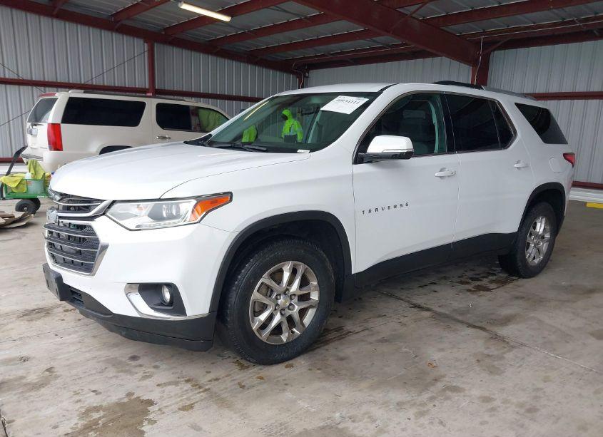 Photo 2 of 2018 Chevrolet Traverse 1LT (VIN 1GNERGKW7JJ249095)