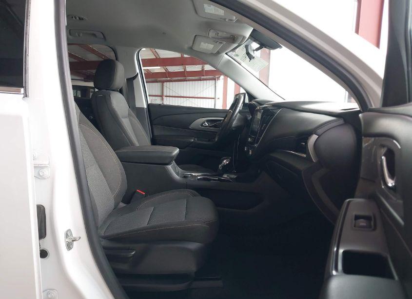 Photo 5 of 2018 Chevrolet Traverse 1LT (VIN 1GNERGKW7JJ249095)