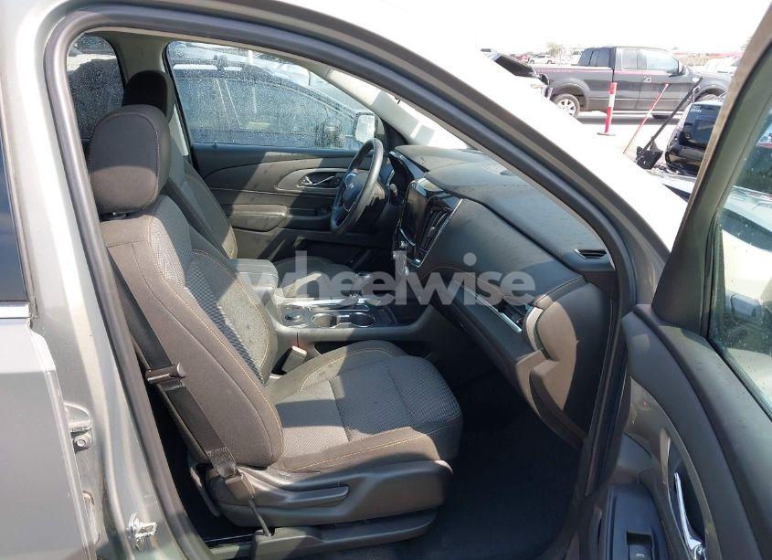 Photo 5 of 2018 Chevrolet Traverse 1LT (VIN 1GNERGKW7JJ272960)