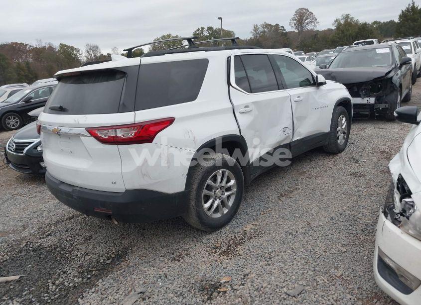 Photo 4 of 2019 Chevrolet Traverse 1LT (VIN 1GNERGKW7KJ190311)