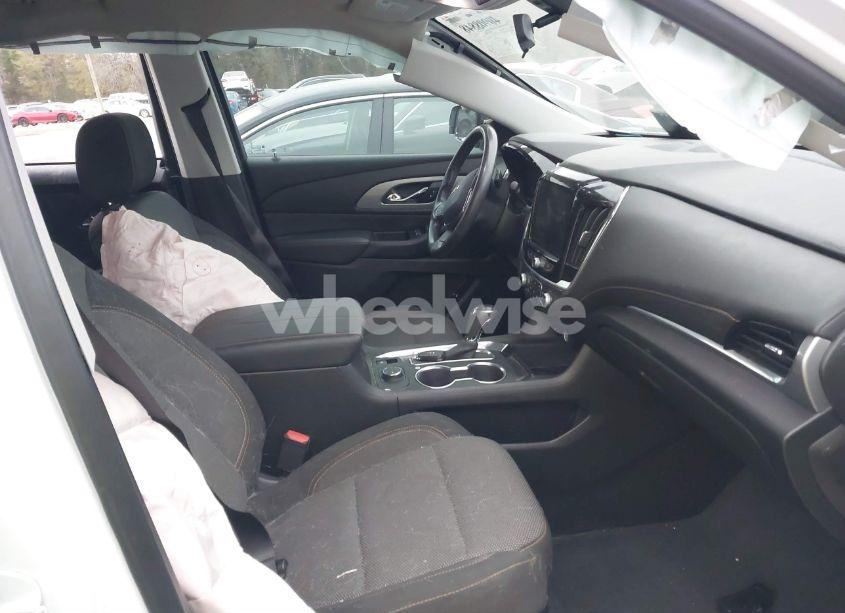 Photo 5 of 2019 Chevrolet Traverse 1LT (VIN 1GNERGKW7KJ190311)