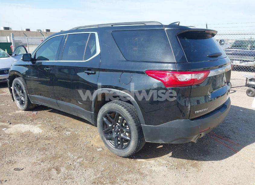 Photo 3 of 2019 Chevrolet Traverse 1LT (VIN 1GNERGKW7KJ196349)