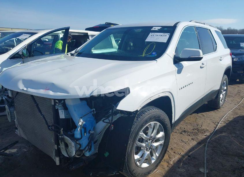 Photo 2 of 2019 Chevrolet Traverse 1LT (VIN 1GNERGKW7KJ318482)