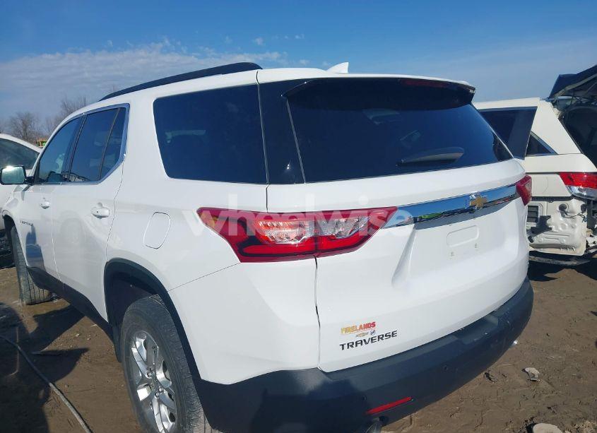 Photo 3 of 2019 Chevrolet Traverse 1LT (VIN 1GNERGKW7KJ318482)