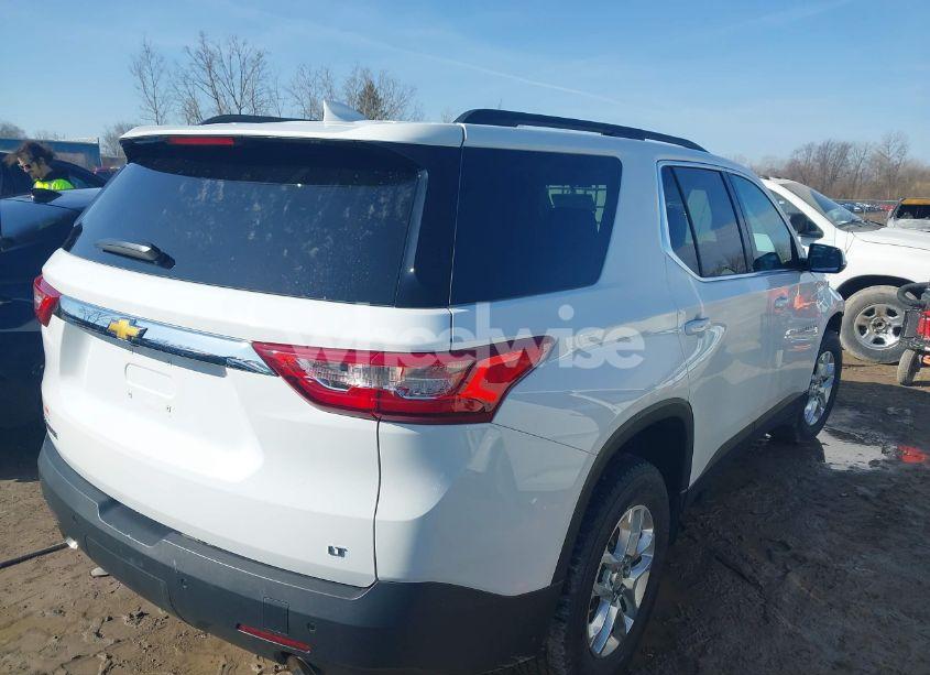 Photo 4 of 2019 Chevrolet Traverse 1LT (VIN 1GNERGKW7KJ318482)