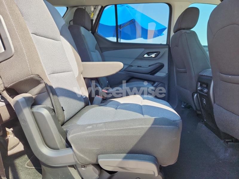 Photo 11 of 2020 CHEVROLET TRAVERSE LT (VIN 1GNERGKW7LJ194621)