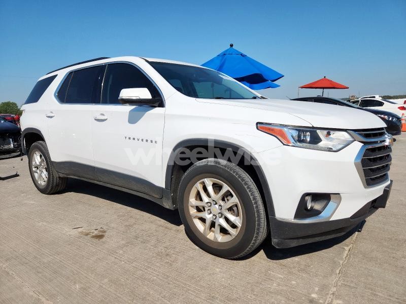 Photo 2 of 2020 CHEVROLET TRAVERSE LT (VIN 1GNERGKW7LJ194621)