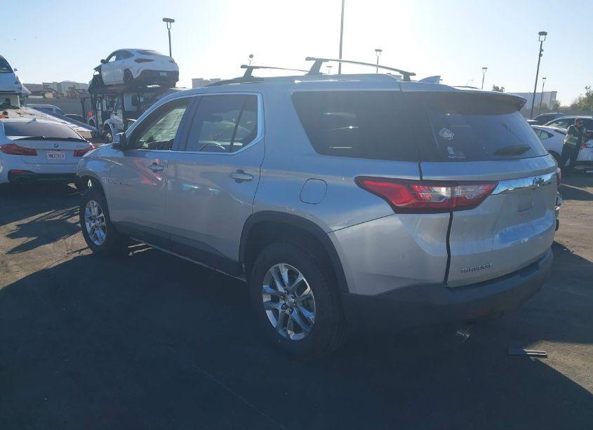 Photo 3 of 2018 Chevrolet Traverse 1LT (VIN 1GNERGKW8JJ116510)