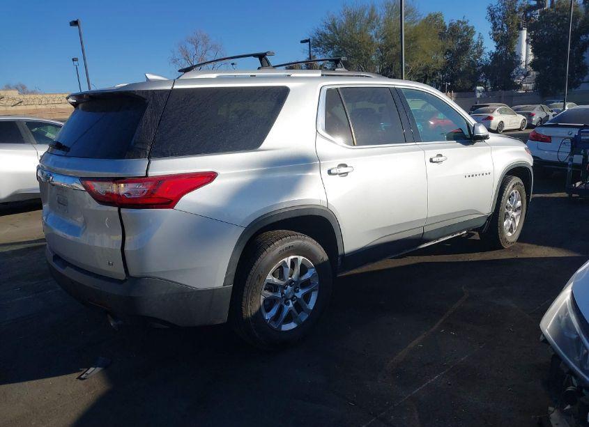 Photo 4 of 2018 Chevrolet Traverse 1LT (VIN 1GNERGKW8JJ116510)
