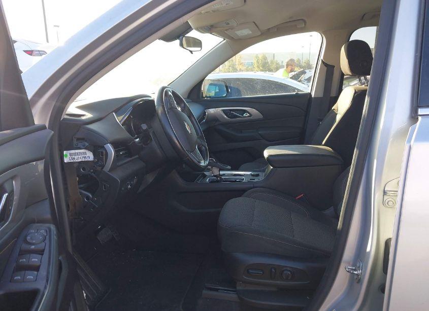 Photo 5 of 2018 Chevrolet Traverse 1LT (VIN 1GNERGKW8JJ116510)