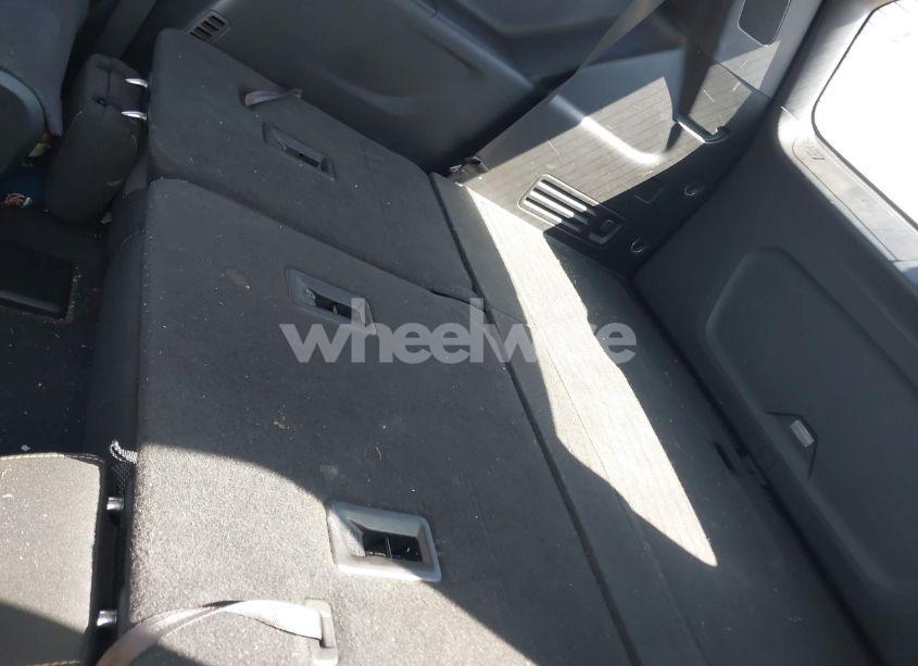 Photo 12 of 2018 Chevrolet Traverse 1LT (VIN 1GNERGKW8JJ210421)