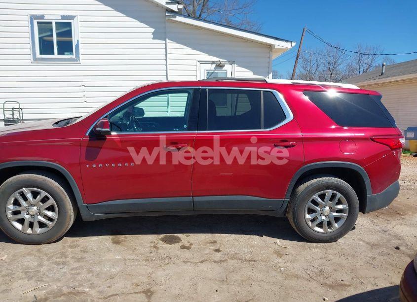 Photo 15 of 2018 Chevrolet Traverse 1LT (VIN 1GNERGKW8JJ210421)