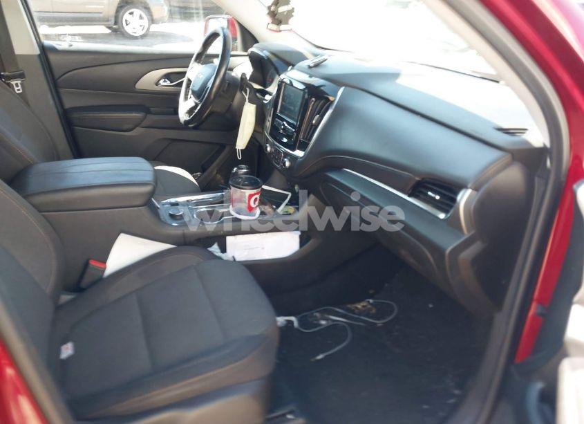 Photo 5 of 2018 Chevrolet Traverse 1LT (VIN 1GNERGKW8JJ210421)