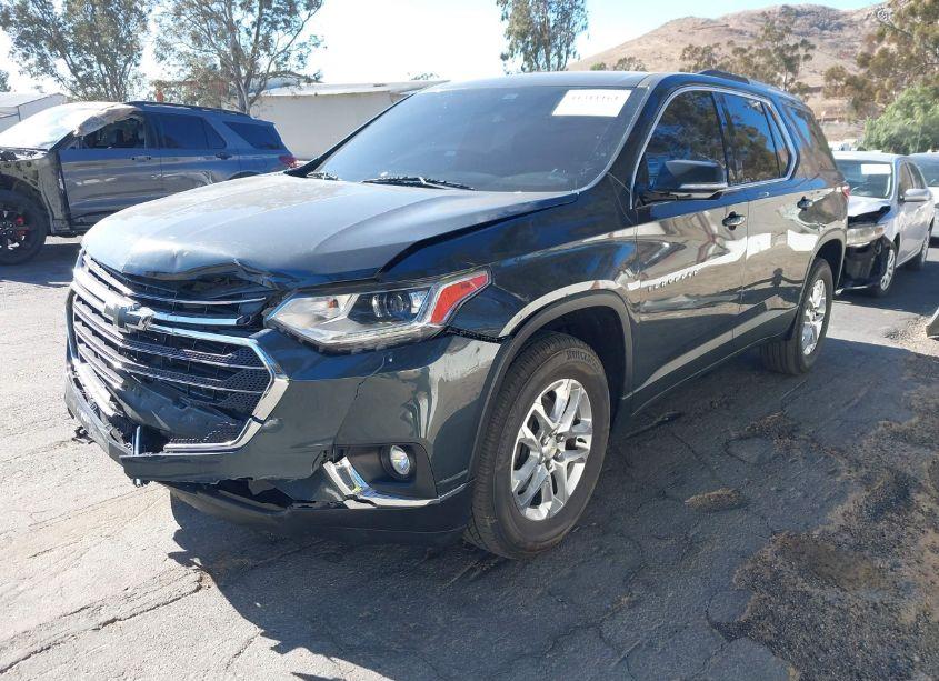 Photo 2 of 2018 Chevrolet Traverse 1LT (VIN 1GNERGKW8JJ223735)