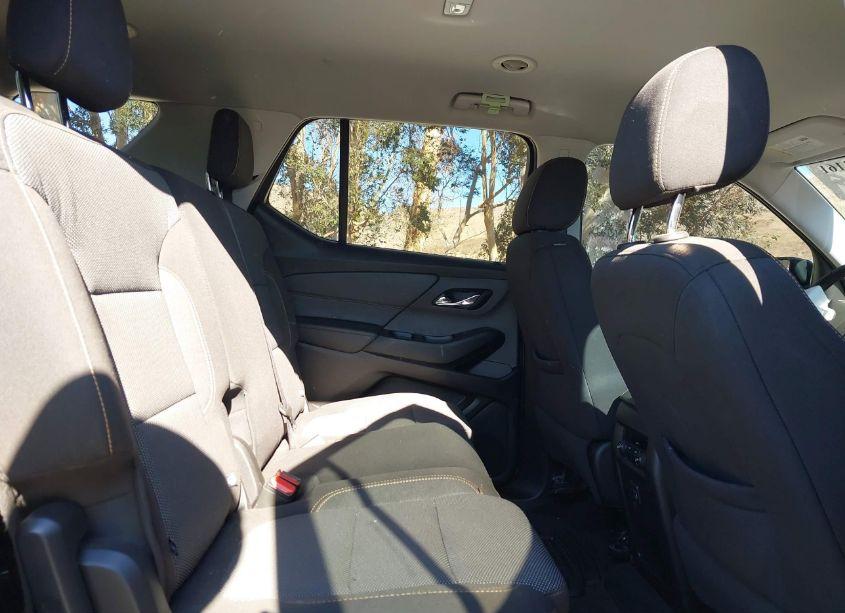 Photo 8 of 2018 Chevrolet Traverse 1LT (VIN 1GNERGKW8JJ223735)