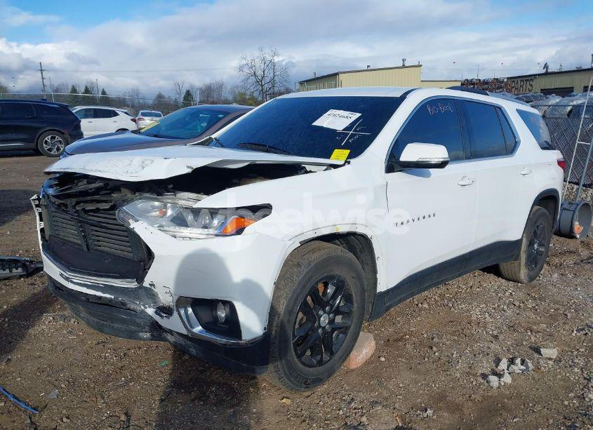 Photo 2 of 2018 Chevrolet Traverse 1LT (VIN 1GNERGKW8JJ276788)
