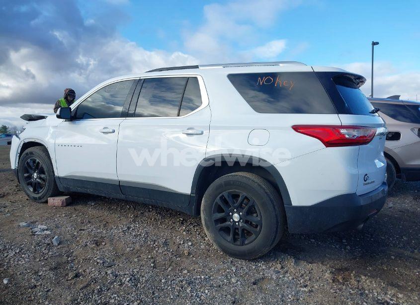 Photo 3 of 2018 Chevrolet Traverse 1LT (VIN 1GNERGKW8JJ276788)